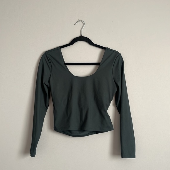 Fabletics cropped long sleeve top size Medium green oasis twist - Picture 2 of 5